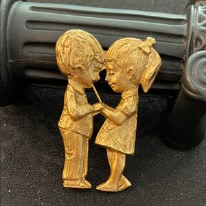 Vintage…….L Razza…..’’Young love” Gold-Tone Embracing Children Brooch. Vintage.